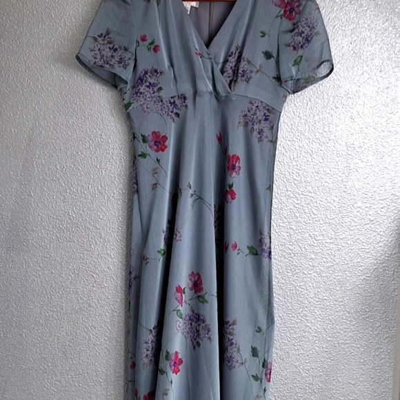 Vintage Talbots Grey Dress With A Sheer Floral Overlay    Size 2 - Picture 1 of 8